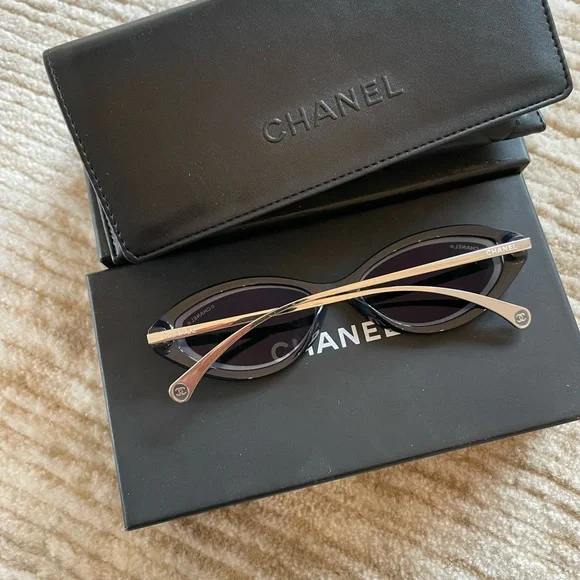 Brand new never worn navy Chanel cat eyes sunglasses - Picture 5 of 7